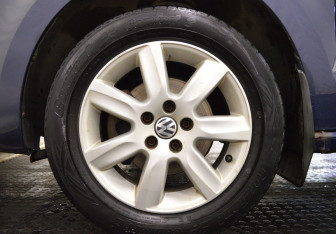 Подержанный автомобиль Volkswagen Polo Sedan 2014 года (9 фото)