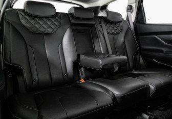 Подержанный автомобиль Hyundai Santa Fe 2022 года (30 фото)