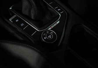 Подержанный автомобиль Volkswagen Tiguan 2022 года (17 фото)