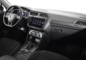 Подержанный автомобиль Volkswagen Tiguan 2017 года (10 фото)