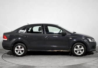 Подержанный автомобиль Volkswagen Polo Sedan 2010 года (4 фото)