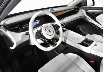 Подержанный автомобиль Voyah Free 2024 года (9 фото)