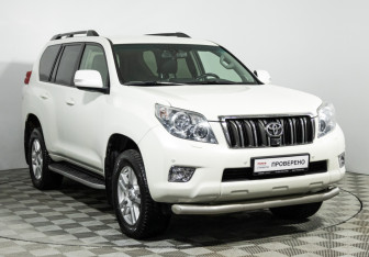Подержанный автомобиль Toyota Land Cruiser Prado 2013 года (3 фото)
