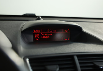 Подержанный автомобиль Opel Mokka 2012 года (13 фото)