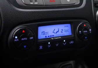Подержанный автомобиль Hyundai ix35 2014 года (16 фото)