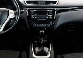 Подержанный автомобиль Nissan Qashqai 2018 года (15 фото)