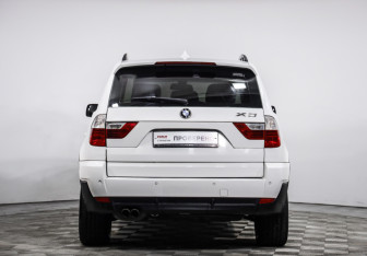Подержанный автомобиль BMW X3 2009 года (6 фото)