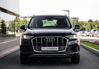 Подержанный автомобиль Audi Q7 2019 года (4 фото)