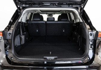 Подержанный автомобиль Toyota Highlander 2025 года (39 фото)