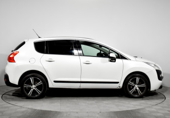 Подержанный автомобиль Peugeot 3008 2012 года (4 фото)