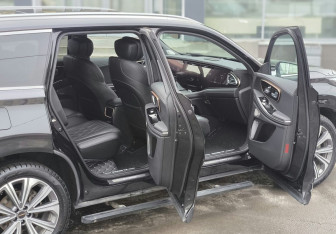 Подержанный автомобиль Exeed VX 2023 года (13 фото)