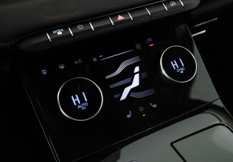 Подержанный автомобиль Exeed LX 2023 года (18 фото)