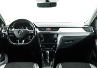 Подержанный автомобиль Skoda Rapid Liftback 2019 года (13 фото)