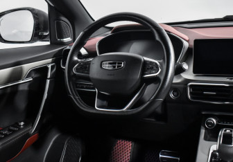 Подержанный автомобиль Geely Coolray 2020 года (15 фото)
