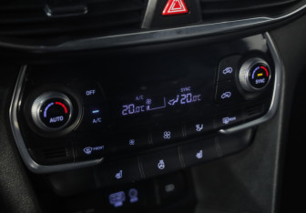 Подержанный автомобиль Hyundai Santa Fe 2018 года (16 фото)