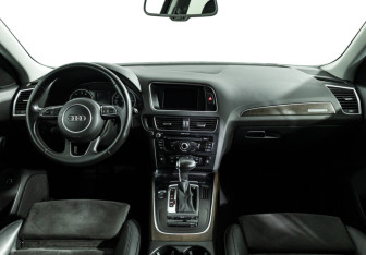 Подержанный автомобиль Audi Q5 2014 года (13 фото)