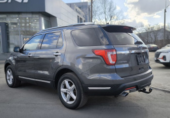 Подержанный автомобиль Ford Explorer 2018 года (6 фото)