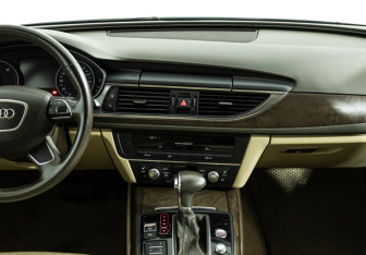 Подержанный автомобиль Audi A6 Sedan 2012 года (14 фото)
