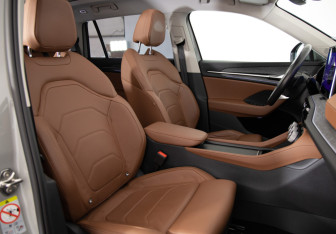 Подержанный автомобиль Skoda Kodiaq 2025 года (11 фото)