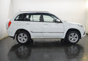 Подержанный автомобиль Chery Tiggo 3 2017 года (4 фото)