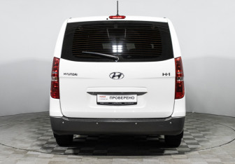Подержанный автомобиль Hyundai H-1 2016 года (6 фото)