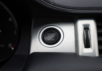 Подержанный автомобиль Land Rover Range Rover Evoque 2012 года (17 фото)