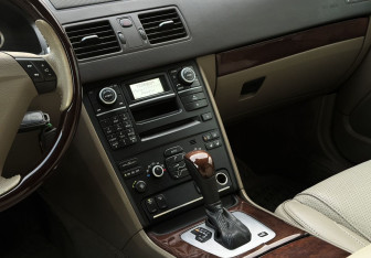 Подержанный автомобиль Volvo XC90 2012 года (19 фото)