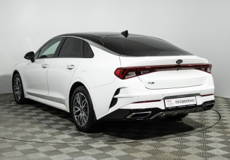 Подержанный автомобиль Kia K5 2020 года (7 фото)