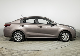 Подержанный автомобиль Kia Rio Sedan 2019 года (4 фото)
