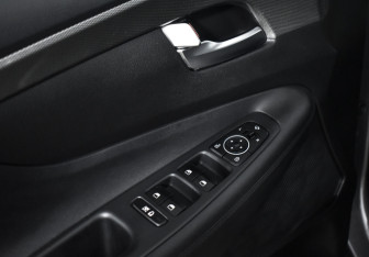 Подержанный автомобиль Hyundai Santa Fe 2018 года (10 фото)