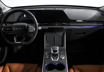 Подержанный автомобиль Omoda C5 2022 года (14 фото)