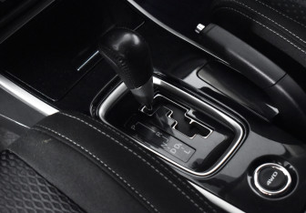 Подержанный автомобиль Mitsubishi Outlander 2017 года (11 фото)
