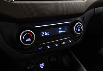 Подержанный автомобиль Hyundai Creta 2019 года (17 фото)