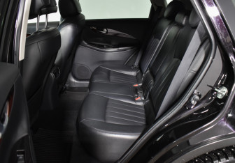 Подержанный автомобиль Infiniti QX50 2016 года (11 фото)
