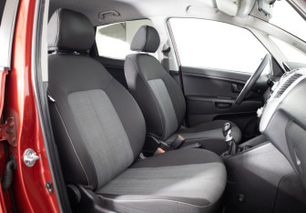 Подержанный автомобиль Kia Venga 2012 года (11 фото)