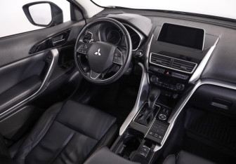 Подержанный автомобиль Mitsubishi Eclipse Cross 2019 года (8 фото)