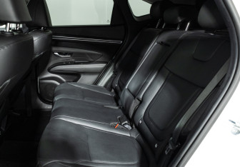 Подержанный автомобиль Hyundai Tucson 2023 года (10 фото)