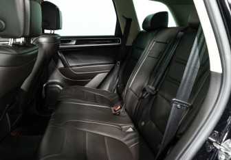 Подержанный автомобиль Volkswagen Touareg 2014 года (10 фото)