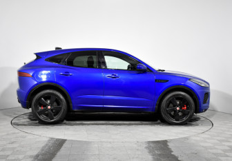 Подержанный автомобиль Jaguar E-Pace 2019 года (4 фото)