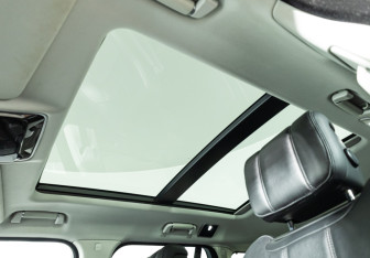 Подержанный автомобиль Land Rover Range Rover 2018 года (20 фото)