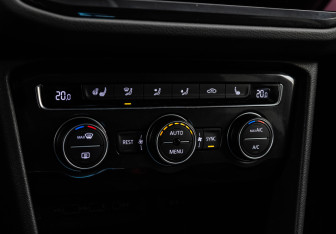 Подержанный автомобиль Volkswagen Tiguan 2020 года (17 фото)