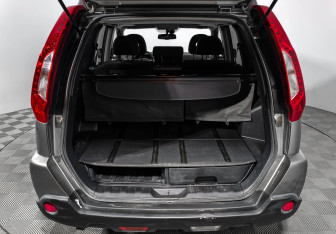 Подержанный автомобиль Nissan X-Trail 2012 года (20 фото)
