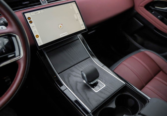 Подержанный автомобиль Land Rover Range Rover Evoque 2024 года (21 фото)