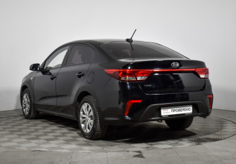 Подержанный автомобиль Kia Rio Sedan 2019 года (7 фото)