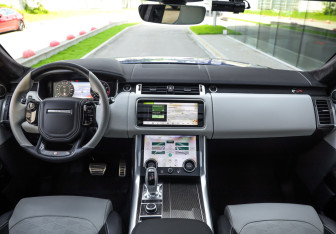 Подержанный автомобиль Land Rover Range Rover Sport 2020 года (13 фото)