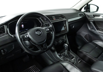 Подержанный автомобиль Volkswagen Tiguan 2017 года (11 фото)