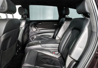 Подержанный автомобиль Audi Q7 2012 года (14 фото)
