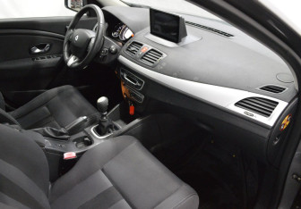 Подержанный автомобиль Renault Megane Hatchback 2009 года (12 фото)