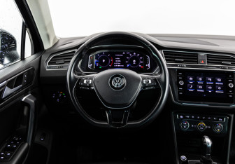 Подержанный автомобиль Volkswagen Tiguan 2019 года (11 фото)