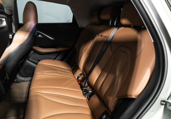 Подержанный автомобиль Omoda C5 2023 года (10 фото)